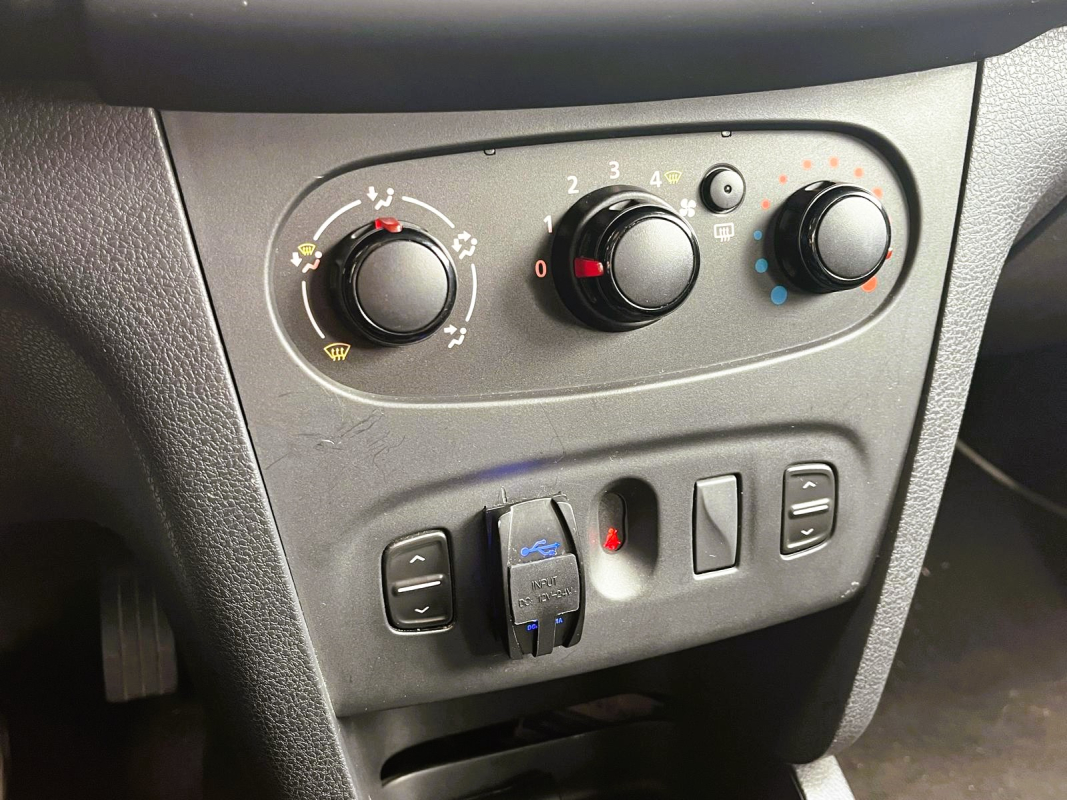 Dacia Logan — 19