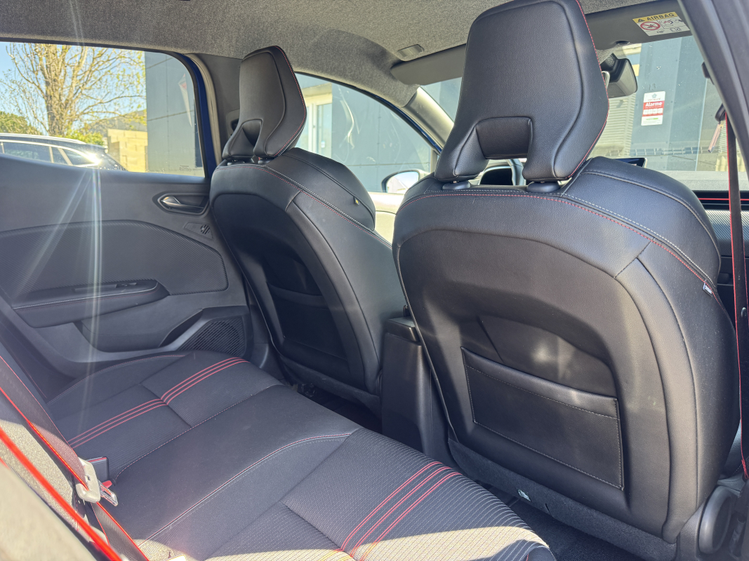 Renault Clio — 24