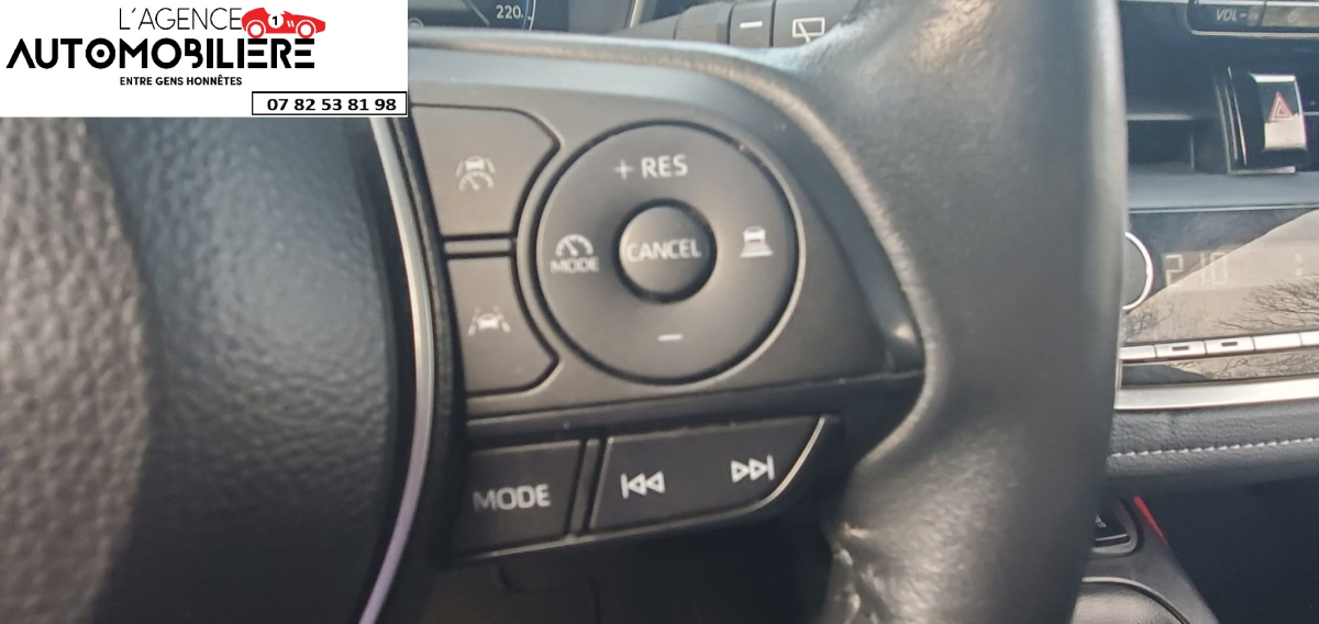 Toyota Corolla Touring Sport — 16