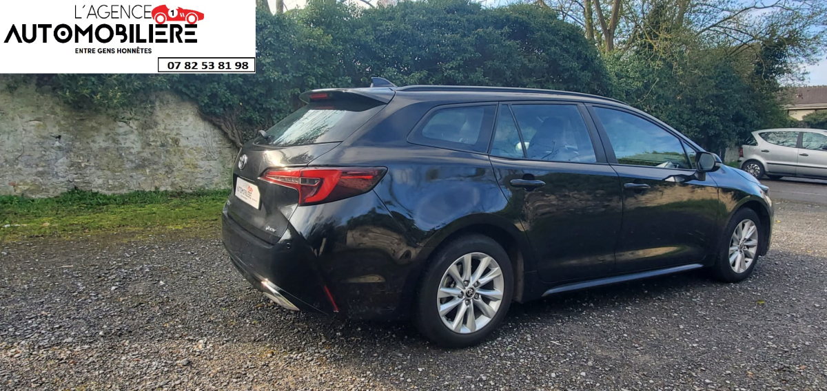 Toyota Corolla Touring Sport — 4