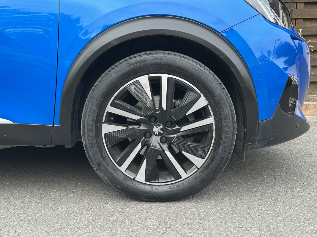 Peugeot 2008 — 12