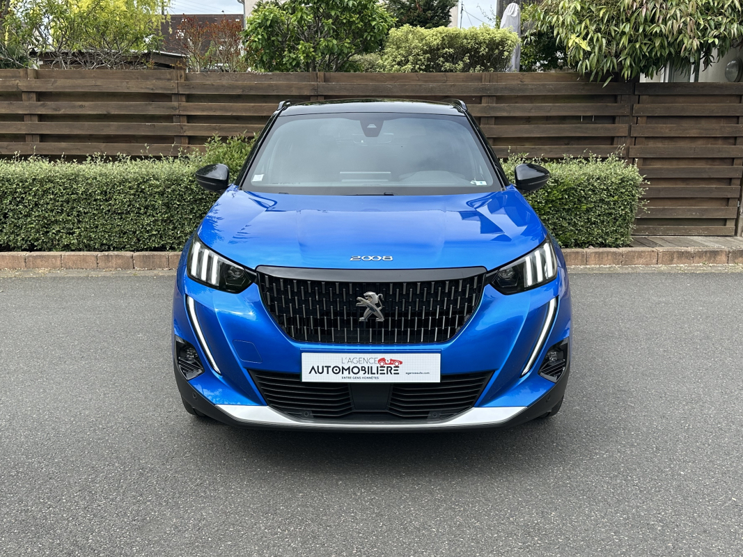 Peugeot 2008 — 8