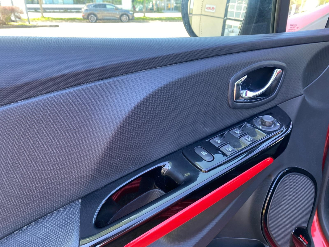 Renault Clio — 9