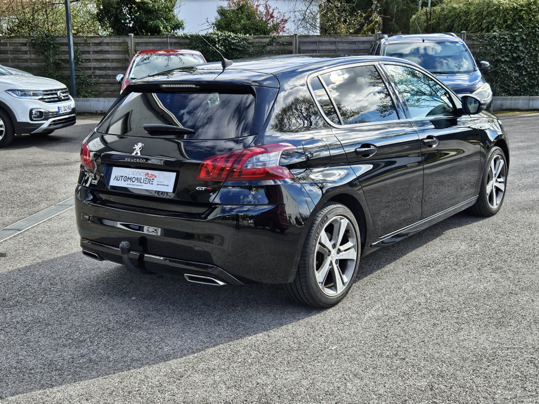 Peugeot 308 — 9
