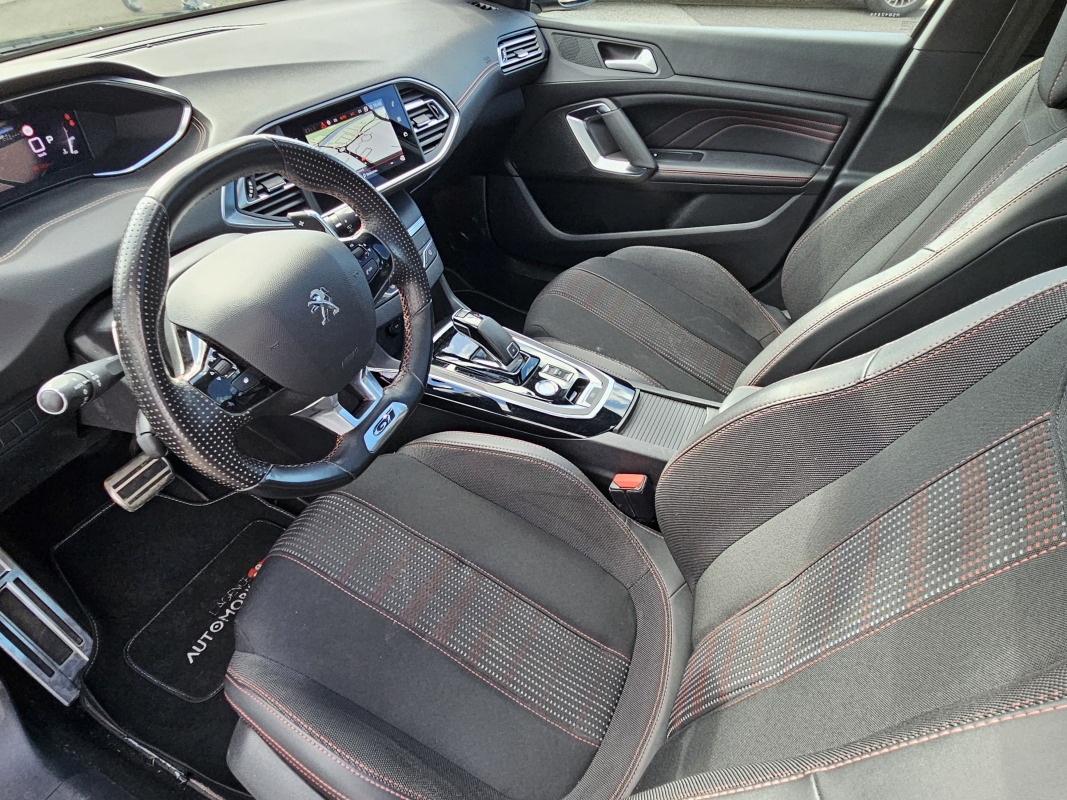 Peugeot 308 — 11