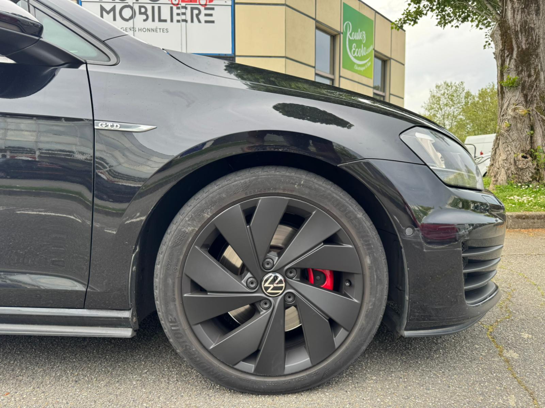 Volkswagen Golf — 10