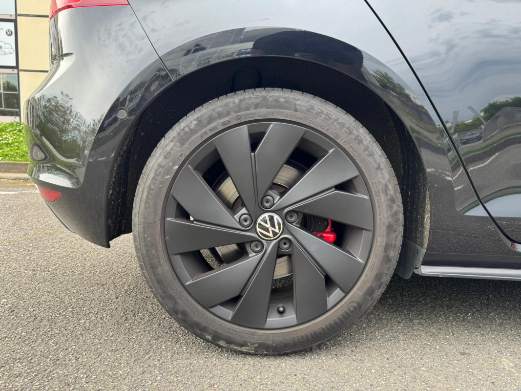 Volkswagen Golf — 12
