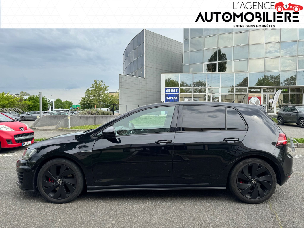 Volkswagen Golf — 6