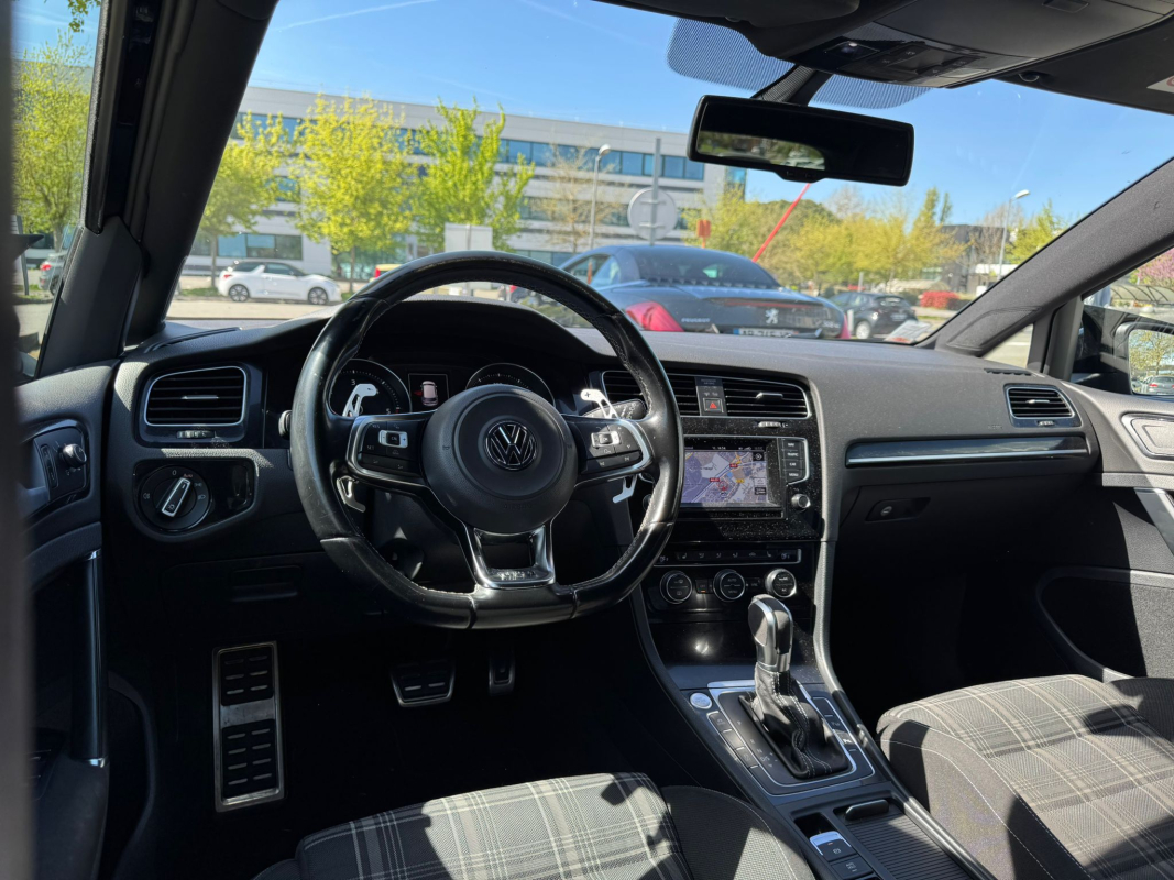 Volkswagen Golf — 14