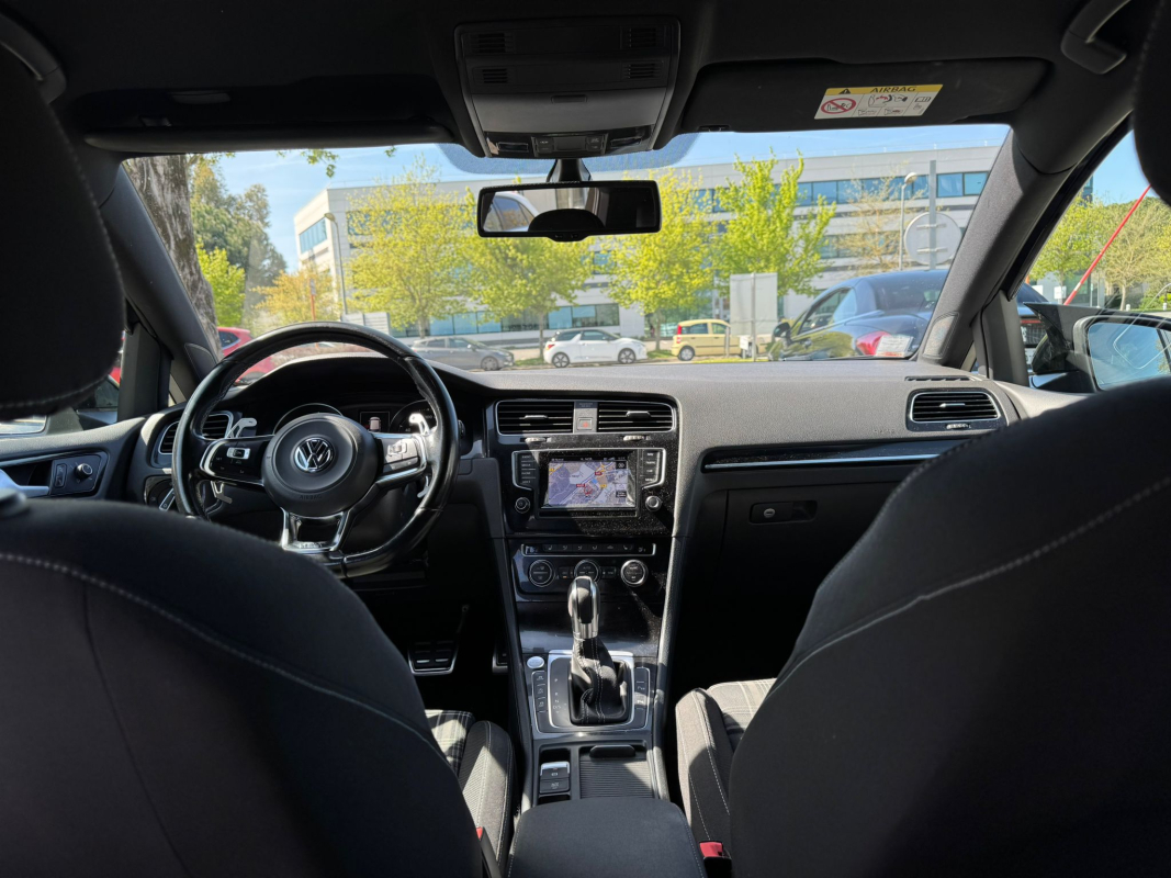 Volkswagen Golf — 15