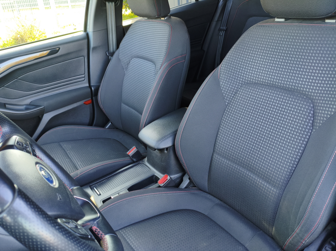 Ford Focus SW — 12