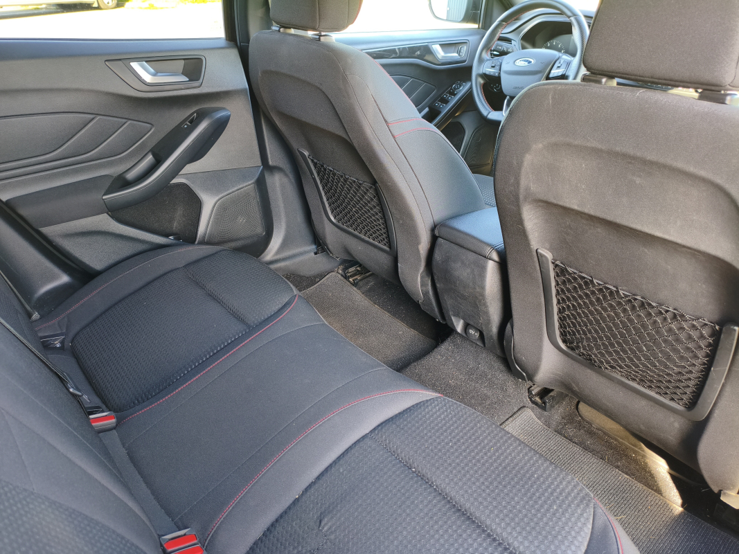 Ford Focus SW — 20