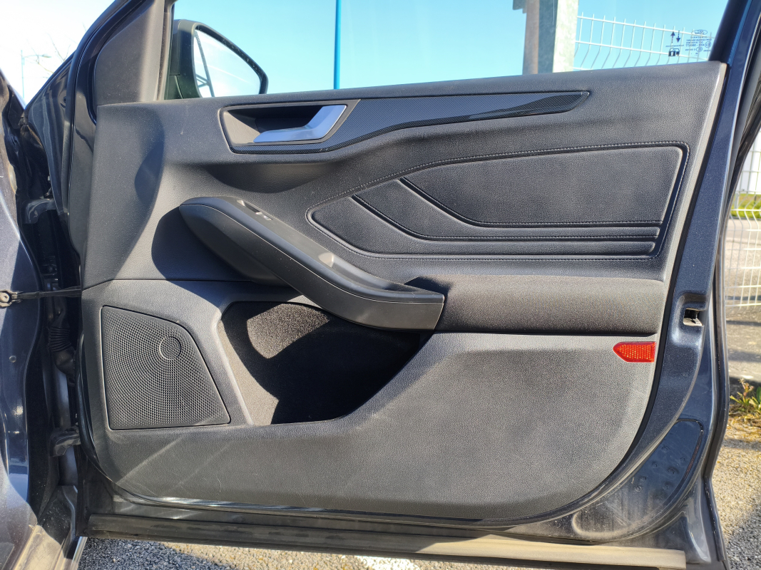 Ford Focus SW — 17