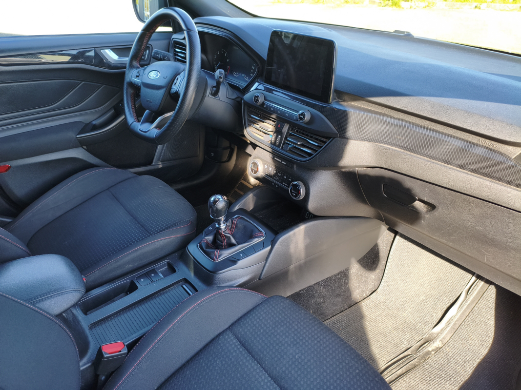 Ford Focus SW — 16