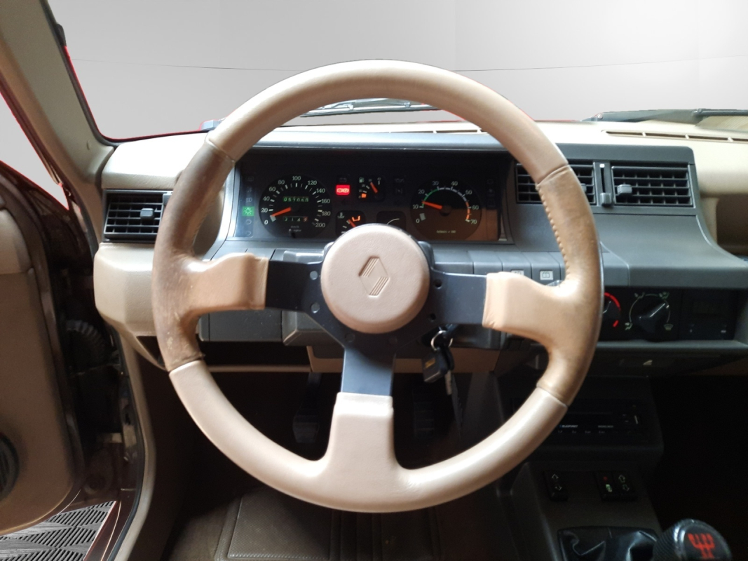 Renault R5 — 8