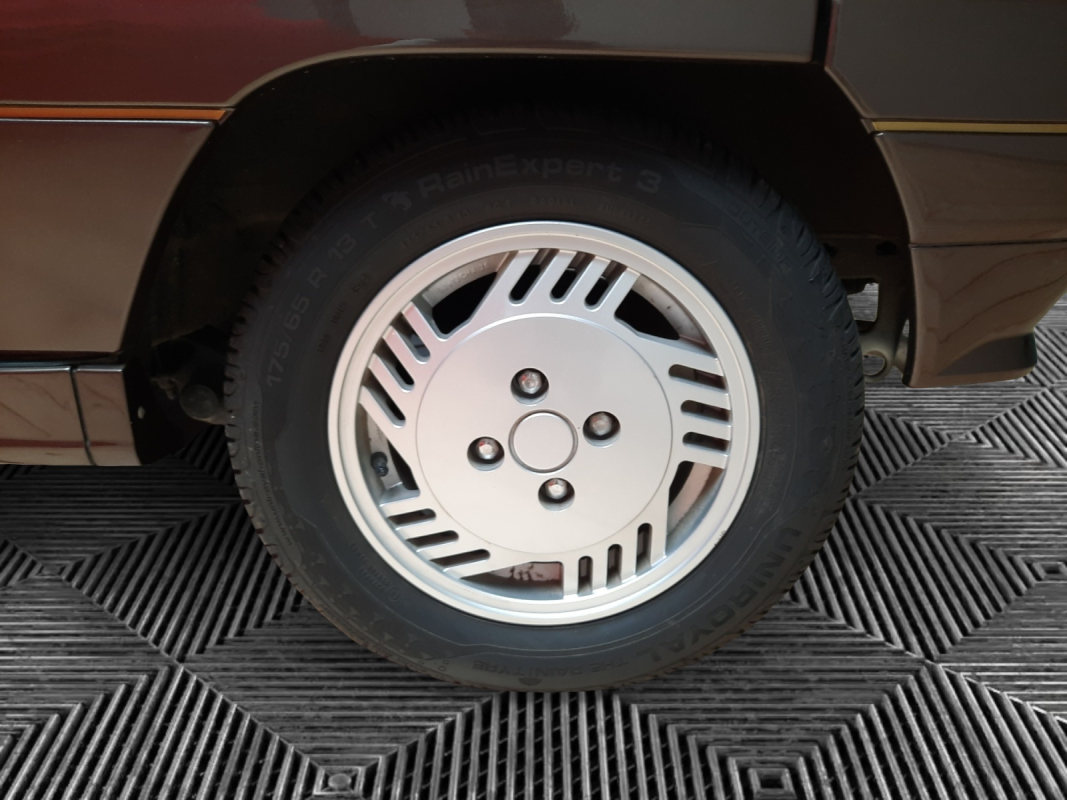 Renault R5 — 26