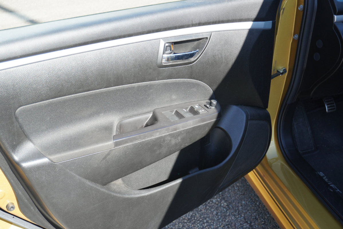 Suzuki Swift — 23