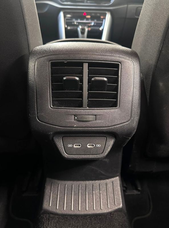 Volkswagen T-roc — 28