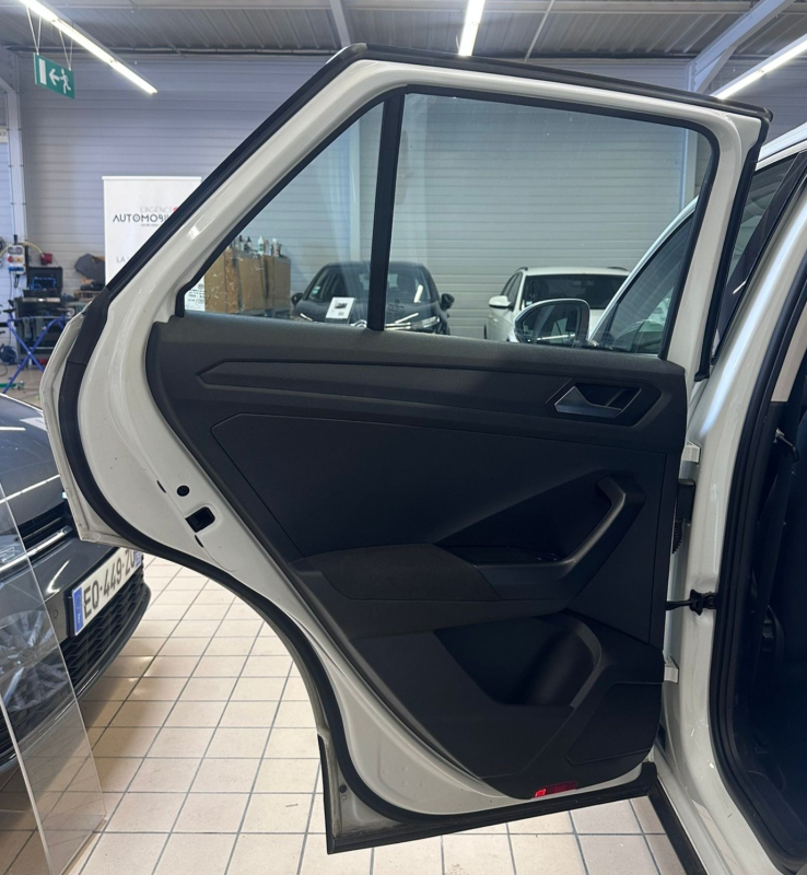 Volkswagen T-roc — 33