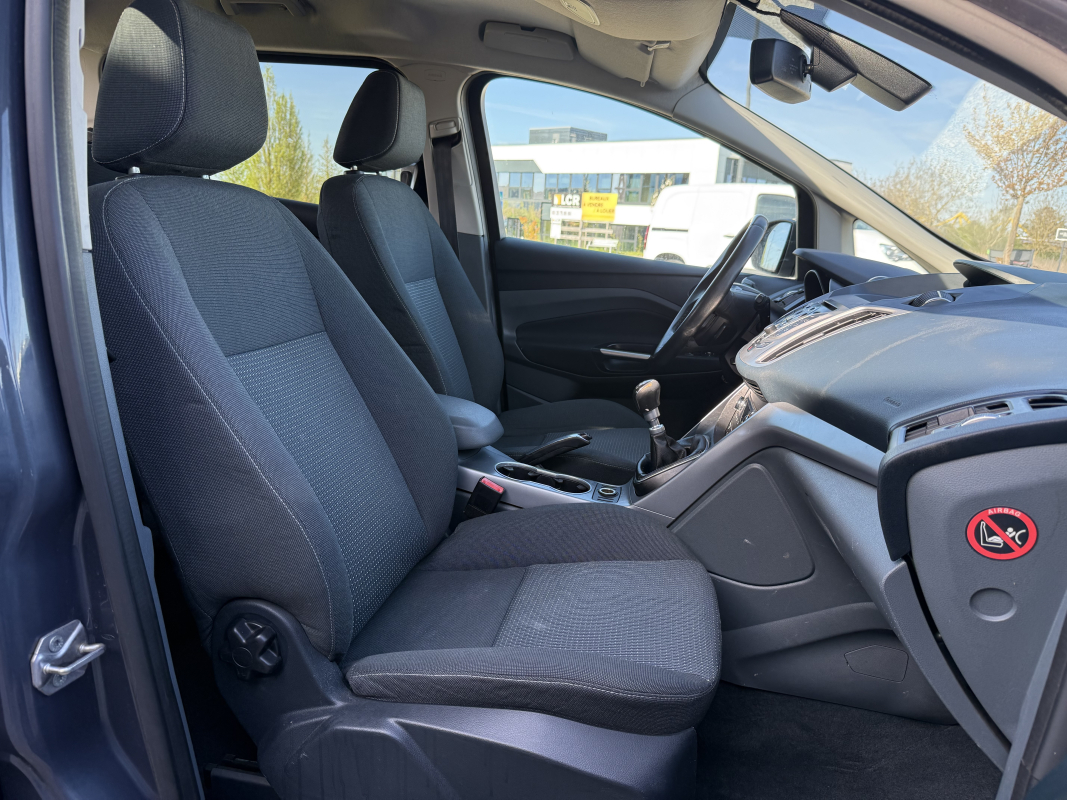 Ford C-Max — 12