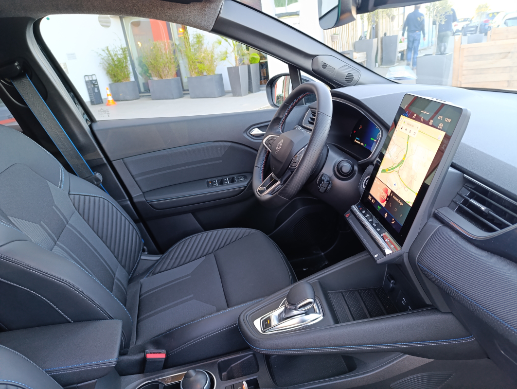 Renault Symbioz — 12