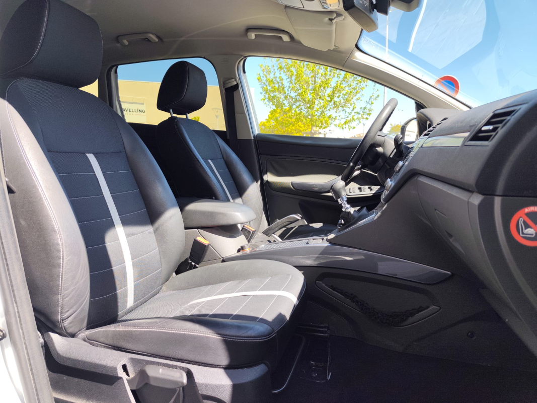 Ford Kuga — 12
