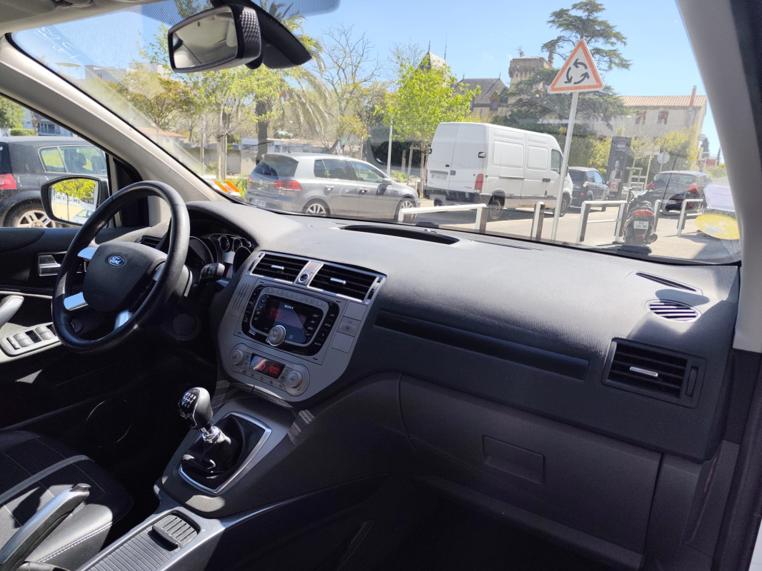 Ford Kuga — 14