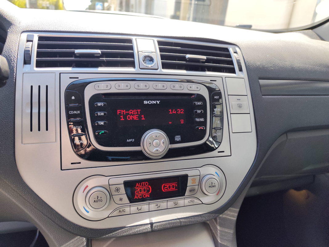 Ford Kuga — 19