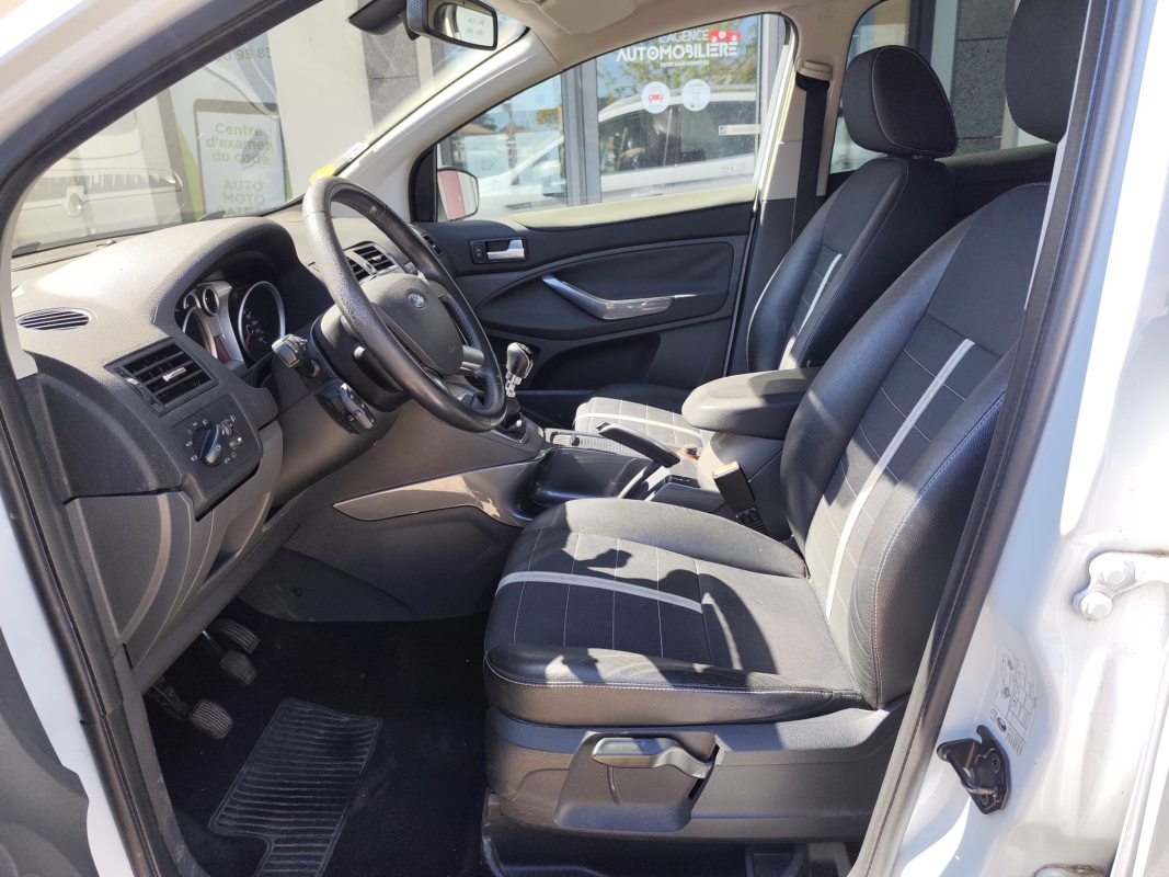 Ford Kuga — 10