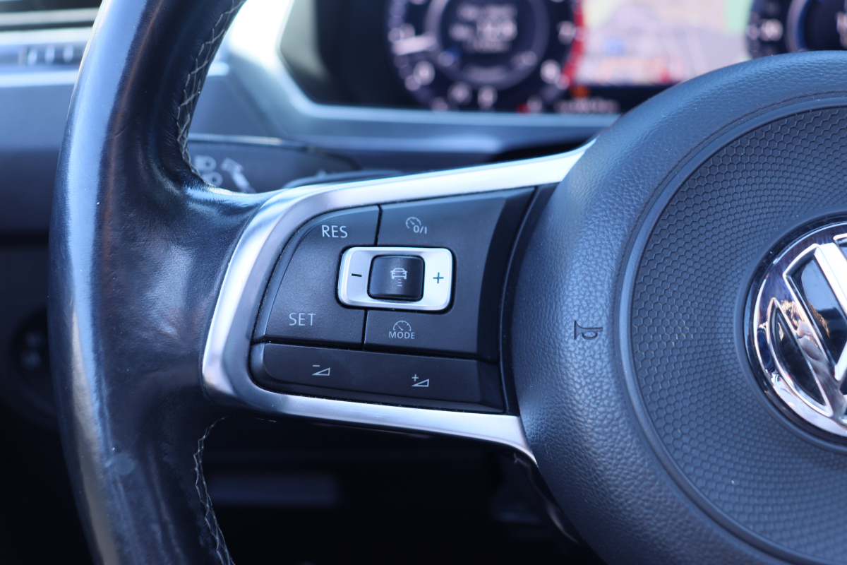 Volkswagen Tiguan — 23