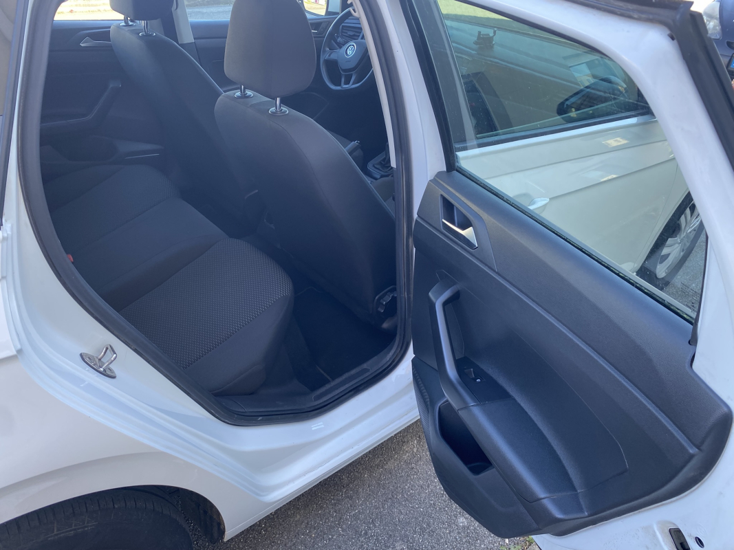 Volkswagen Polo — 16