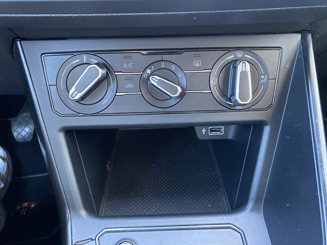 Volkswagen Polo — 24