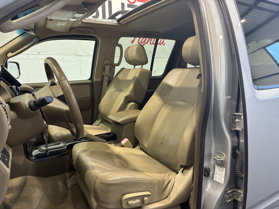 Nissan Pathfinder — 12