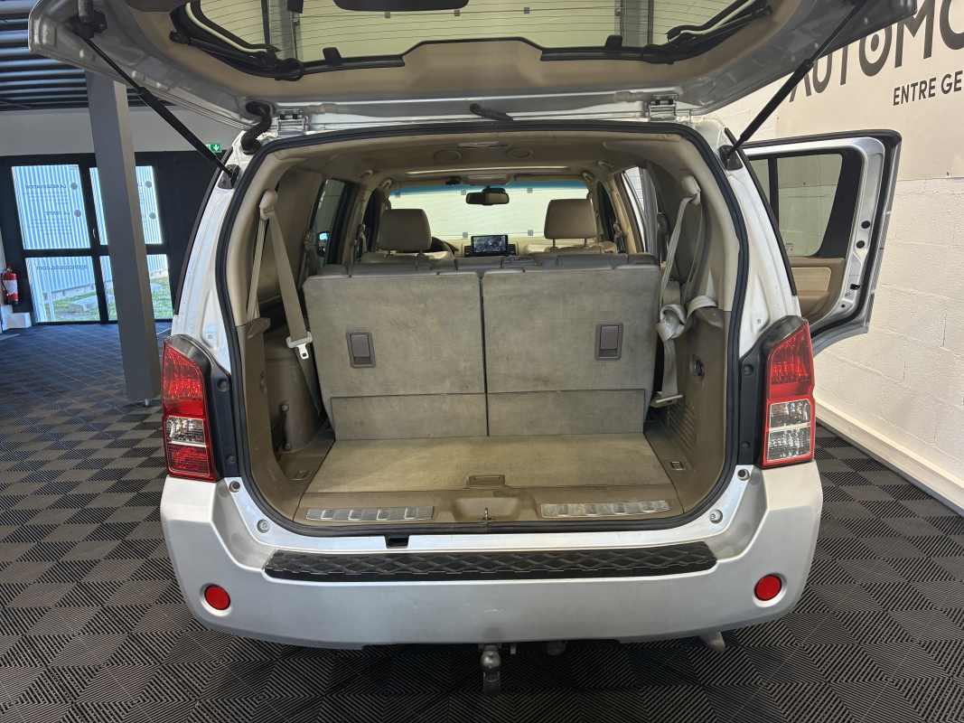 Nissan Pathfinder — 24