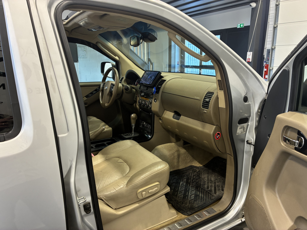 Nissan Pathfinder — 21