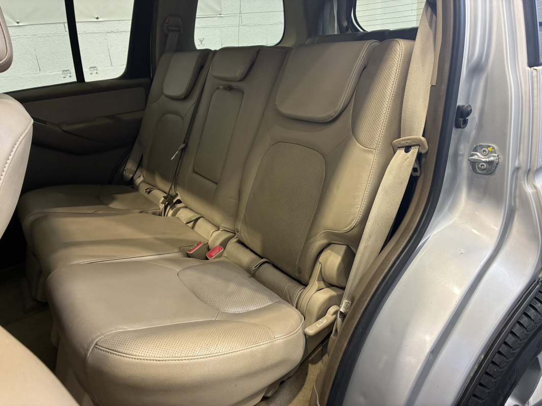 Nissan Pathfinder — 15