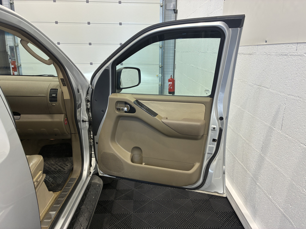 Nissan Pathfinder — 20