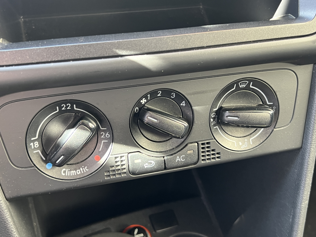 Volkswagen Polo — 19