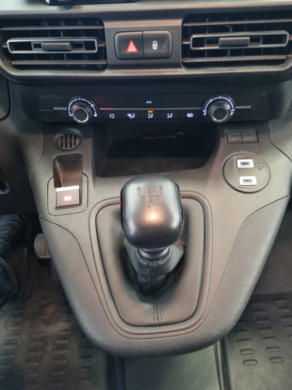 Peugeot Partner — 24