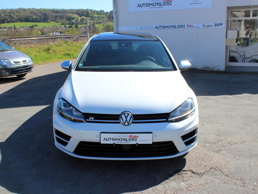 Volkswagen Golf — 2