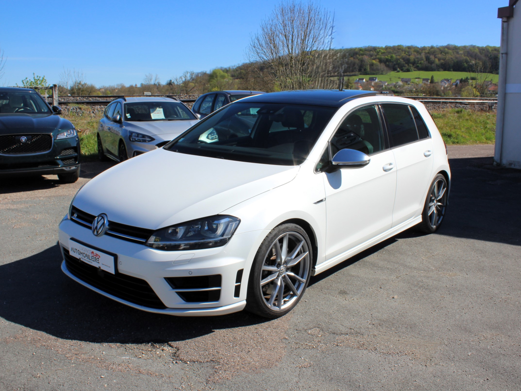 Volkswagen Golf — 3
