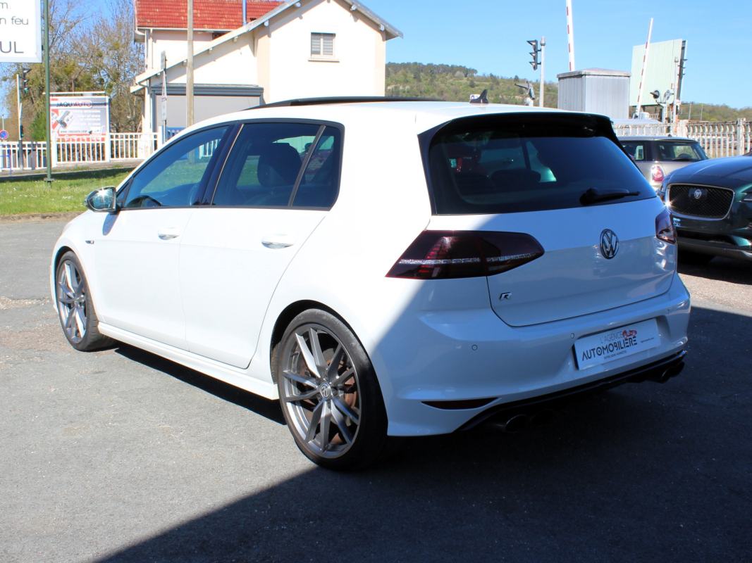 Volkswagen Golf — 5