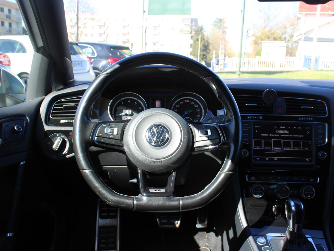 Volkswagen Golf — 17