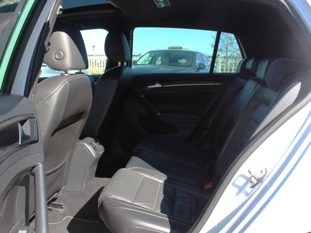 Volkswagen Golf — 18