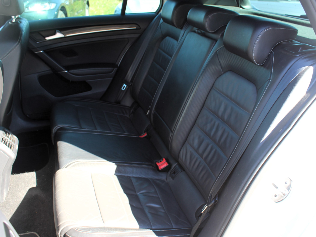 Volkswagen Golf — 19