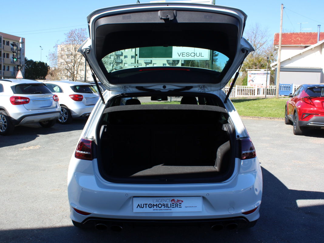Volkswagen Golf — 22