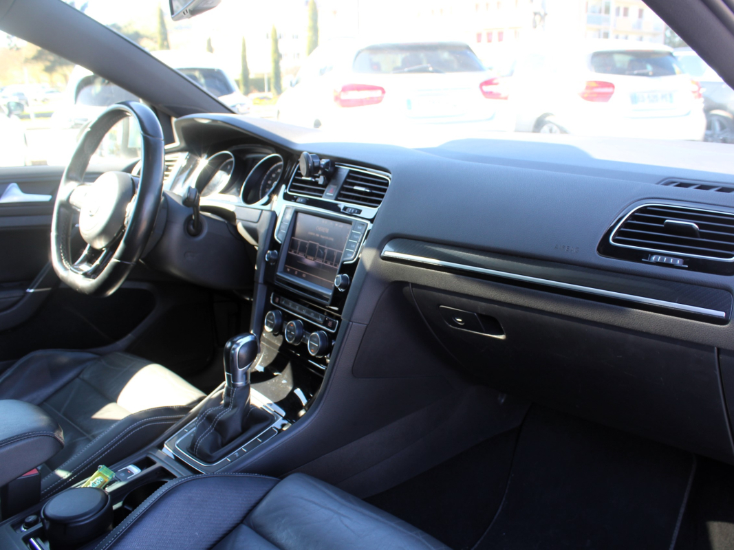 Volkswagen Golf — 27