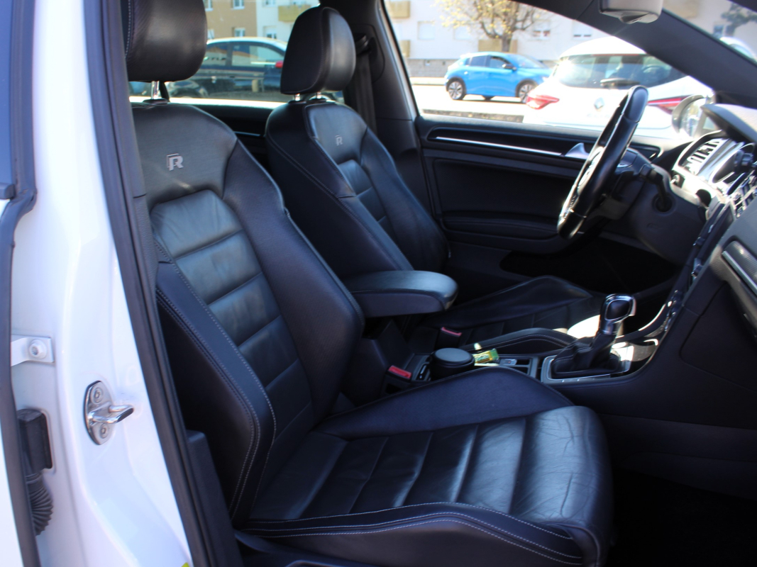 Volkswagen Golf — 29