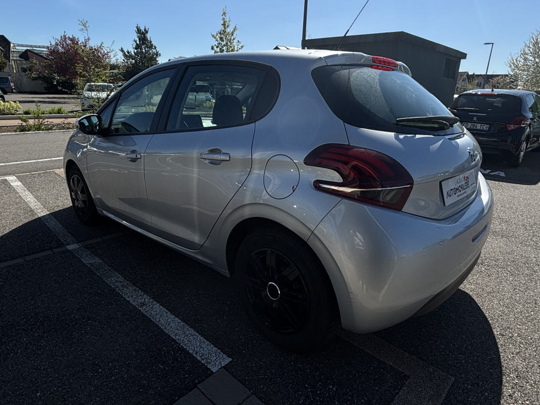 Peugeot 208 — 5