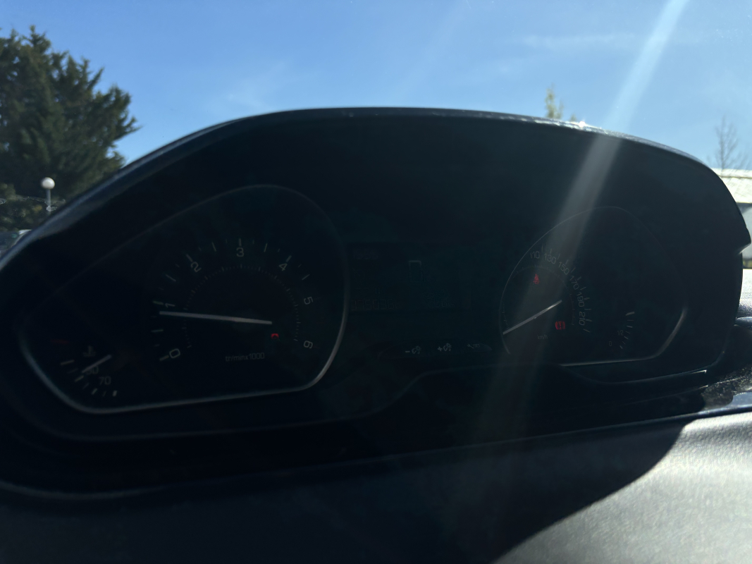 Peugeot 208 — 9